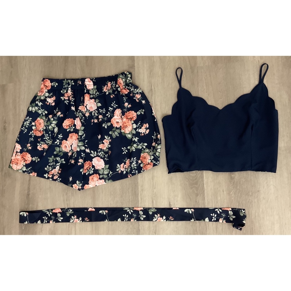 Navy Floral 3-Piece Set Scalloped Crop Top High Waist Shorts & Belt Large